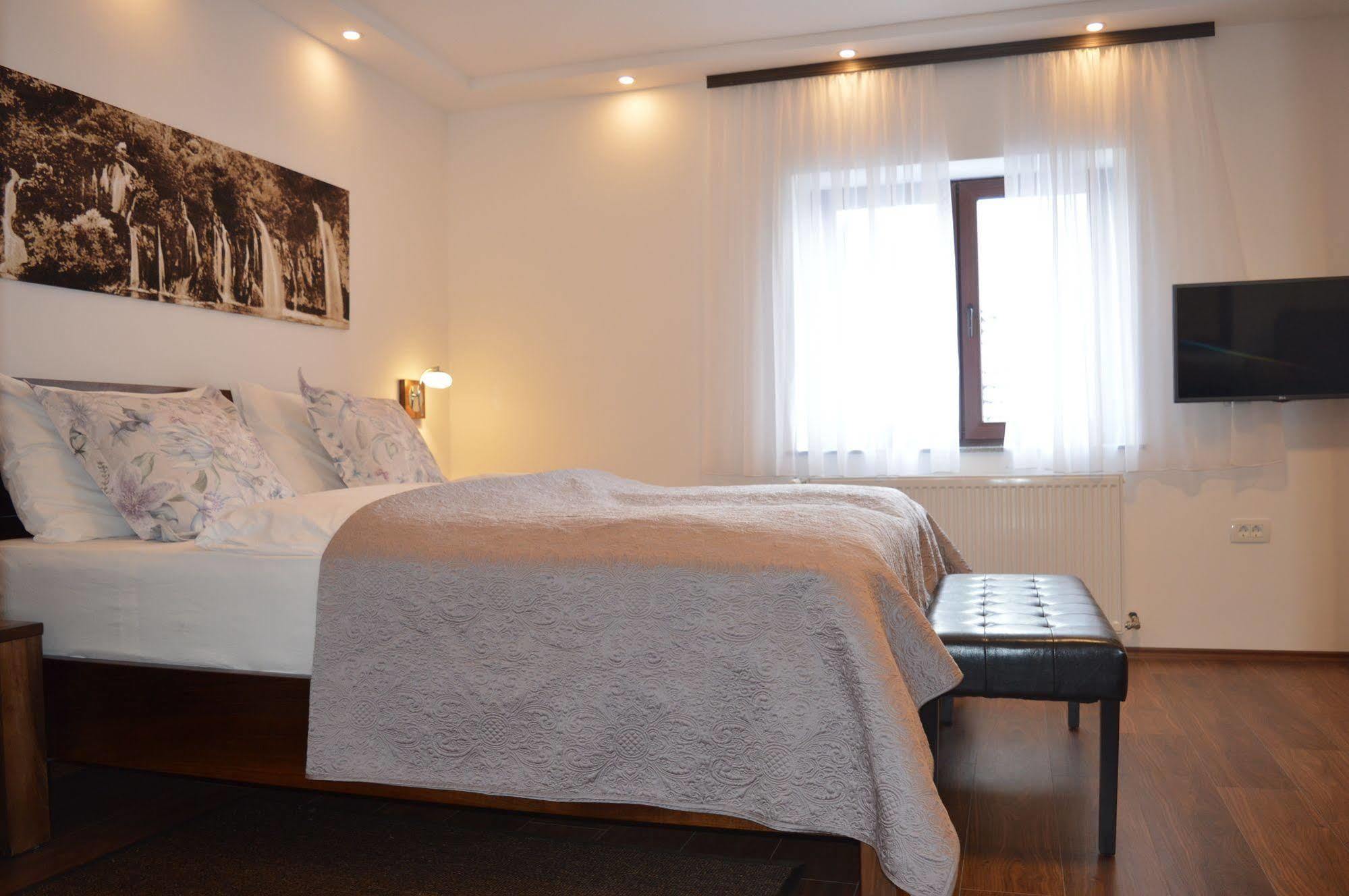 Plitvice Miric Inn Plitvička Jezera Екстериор снимка