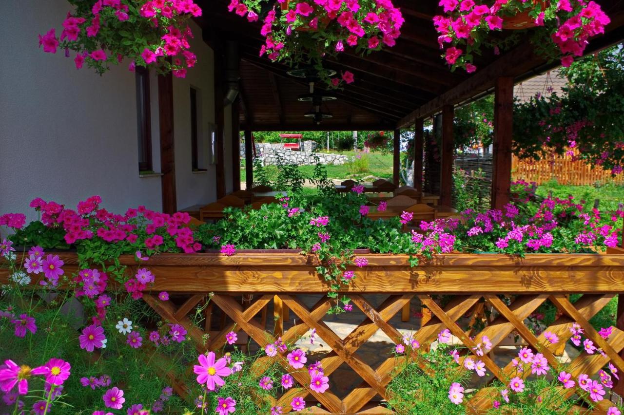 Plitvice Miric Inn Plitvička Jezera Екстериор снимка